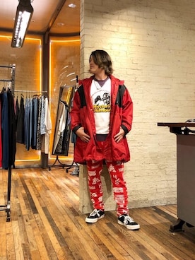 「アイテム（ミリタリージャケット、レッド系）」を使った、吉川修平さん（メンズ・175cm）の秋コーディネート