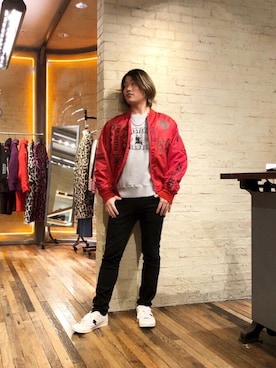 「アイテム（ミリタリージャケット、レッド系）」を使った、吉川修平さん（メンズ・175cm）の秋コーディネート