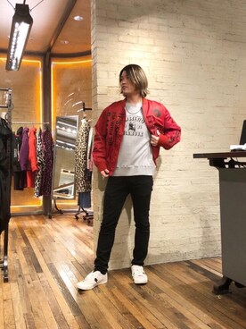 「アイテム（ミリタリージャケット、レッド系）」を使った、吉川修平さん（メンズ・175cm）の秋コーディネート