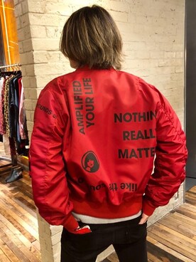 「アイテム（ミリタリージャケット、レッド系）」を使った、吉川修平さん（メンズ・175cm）の秋コーディネート