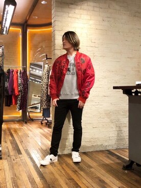 「アイテム（ミリタリージャケット、レッド系）」を使った、吉川修平さん（メンズ・175cm）の冬コーディネート