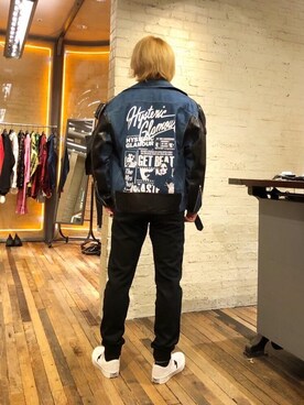 「70'sコーデ」｜「アイテム（ライダースジャケット）」を使った、吉川修平さん（メンズ・175cm）の冬コーディネート
