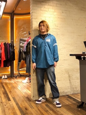 「コラボレーション」｜「アイテム（ナイロンジャケット）」を使った、吉川修平さん（メンズ・175cm）の冬コーディネート