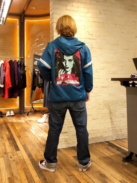 「コラボレーション」｜「アイテム（ナイロンジャケット）」を使った、吉川修平さん（メンズ・175cm）の冬コーディネート