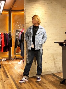 「70'sコーデ」｜「アイテム（ライダースジャケット）」を使った、吉川修平さん（メンズ・175cm）の冬コーディネート