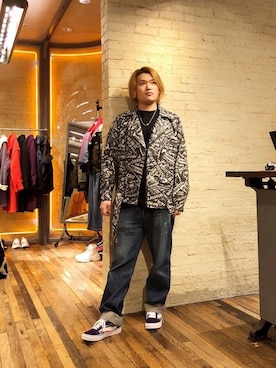 「70'sコーデ」｜「アイテム（ライダースジャケット）」を使った、吉川修平さん（メンズ・175cm）の冬コーディネート