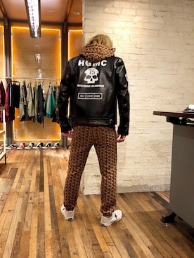 「70'sコーデ」｜「アイテム（ライダースジャケット）」を使った、吉川修平さん（メンズ・175cm）の冬コーディネート