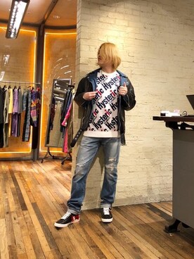 「70'sコーデ」｜「アイテム（ライダースジャケット）」を使った、吉川修平さん（メンズ・175cm）の春コーディネート