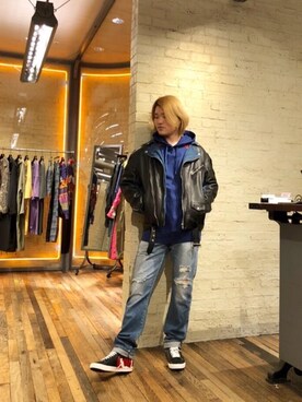 「70'sコーデ」｜「アイテム（ライダースジャケット）」を使った、吉川修平さん（メンズ・175cm）の春コーディネート