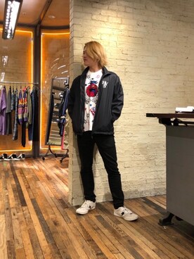 「70'sコーデ」｜「アイテム（ナイロンジャケット）」を使った、吉川修平さん（メンズ・175cm）の春コーディネート