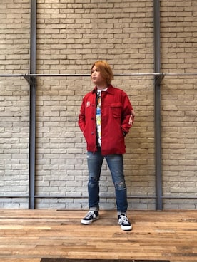 「アイテム（ミリタリージャケット、レッド系）」を使った、吉川修平さん（メンズ・175cm）の春コーディネート