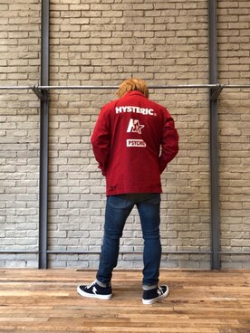 「アイテム（ミリタリージャケット、レッド系）」を使った、吉川修平さん（メンズ・175cm）の春コーディネート