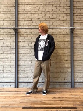 「70'sコーデ」｜「アイテム（ナイロンジャケット）」を使った、吉川修平さん（メンズ・175cm）の春コーディネート
