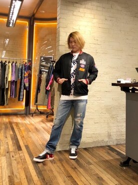 「70'sコーデ」｜「アイテム（ナイロンジャケット）」を使った、吉川修平さん（メンズ・175cm）の春コーディネート