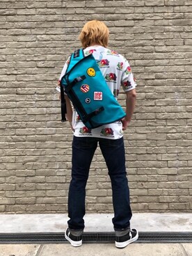 「アイテム（メッセンジャーバッグ、ブルー系）」を使った、吉川修平さん（メンズ・175cm）の春コーディネート