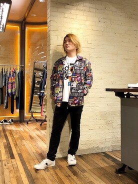 「70'sコーデ」｜「アイテム（ナイロンジャケット）」を使った、吉川修平さん（メンズ・175cm）の春コーディネート