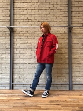 「アイテム（ミリタリージャケット、レッド系）」を使った、吉川修平さん（メンズ・175cm）の春コーディネート