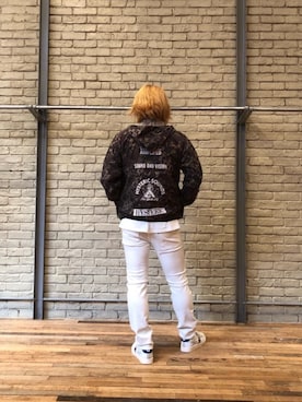 「70'sコーデ」｜「アイテム（ナイロンジャケット）」を使った、吉川修平さん（メンズ・175cm）の春コーディネート
