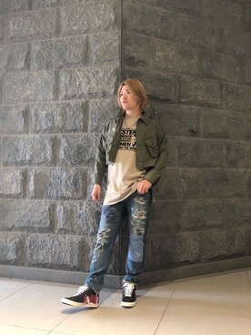 「70'sコーデ」｜「アイテム（ワンピース/ドレス）」を使った、吉川修平さん（メンズ・175cm）の夏コーディネート