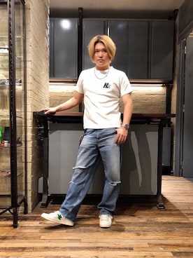 「70'sコーデ」｜「アイテム（財布/小物）」を使った、吉川修平さん（メンズ・175cm）の秋コーディネート