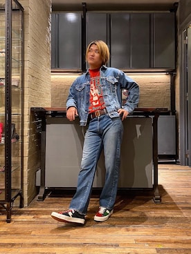 「70'sコーデ」｜「アイテム（デニムジャケット）」を使った、吉川修平さん（メンズ・175cm）の秋コーディネート