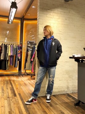 「70'sコーデ」｜「アイテム（ナイロンジャケット）」を使った、吉川修平さん（メンズ・175cm）の秋コーディネート