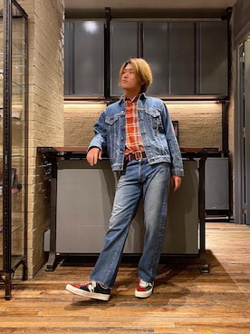 「70'sコーデ」｜「アイテム（デニムジャケット）」を使った、吉川修平さん（メンズ・175cm）の秋コーディネート