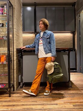 「70'sコーデ」｜「アイテム（デニムジャケット）」を使った、吉川修平さん（メンズ・175cm）の秋コーディネート