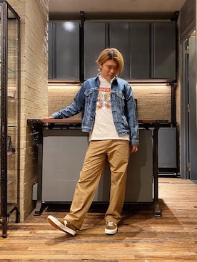 「70'sコーデ」｜「アイテム（デニムジャケット）」を使った、吉川修平さん（メンズ・175cm）の秋コーディネート