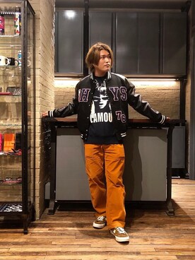 「70'sコーデ」｜「アイテム（スタジャン）」を使った、吉川修平さん（メンズ・175cm）の秋コーディネート