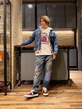 「70'sコーデ」｜「アイテム（デニムジャケット）」を使った、吉川修平さん（メンズ・175cm）の秋コーディネート