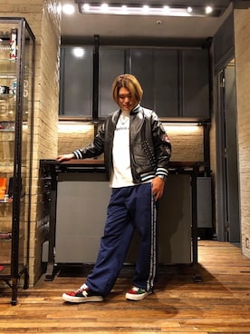 「70'sコーデ」｜「アイテム（スタジャン）」を使った、吉川修平さん（メンズ・175cm）の秋コーディネート