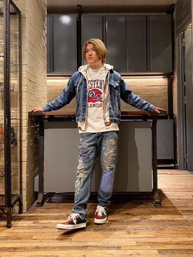 「70'sコーデ」｜「アイテム（デニムジャケット）」を使った、吉川修平さん（メンズ・175cm）の秋コーディネート