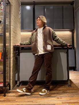 「70'sコーデ」｜「アイテム（ブルゾン）」を使った、吉川修平さん（メンズ・175cm）の秋コーディネート