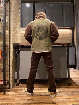 「70'sコーデ」｜「アイテム（ブルゾン）」を使った、吉川修平さん（メンズ・175cm）の秋コーディネート