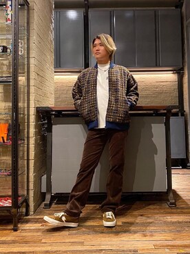 「70'sコーデ」｜「アイテム（その他アウター）」を使った、吉川修平さん（メンズ・175cm）の秋コーディネート