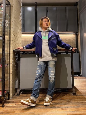 「70'sコーデ」｜「アイテム（ライダースジャケット）」を使った、吉川修平さん（メンズ・175cm）の冬コーディネート