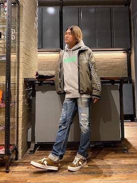 「70'sコーデ」｜「アイテム（ナイロンジャケット）」を使った、吉川修平さん（メンズ・175cm）の冬コーディネート