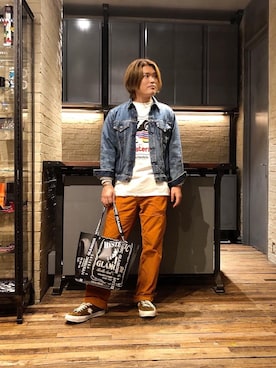 「70'sコーデ」｜「アイテム（デニムジャケット）」を使った、吉川修平さん（メンズ・175cm）の冬コーディネート