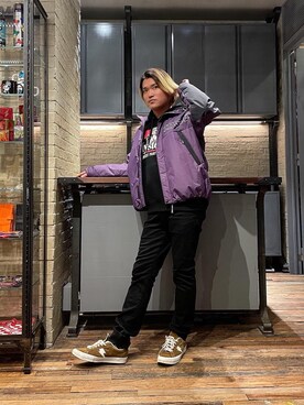 「70'sコーデ」｜「アイテム（ナイロンジャケット）」を使った、吉川修平さん（メンズ・175cm）の冬コーディネート