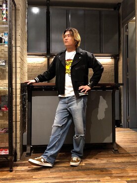 「70'sコーデ」｜「アイテム（ライダースジャケット）」を使った、吉川修平さん（メンズ・175cm）の冬コーディネート