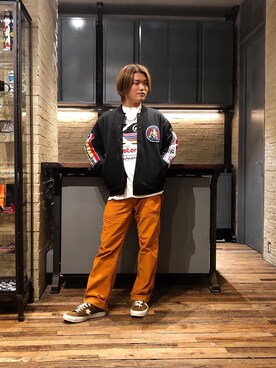 「70'sコーデ」｜「アイテム（その他アウター）」を使った、吉川修平さん（メンズ・175cm）の冬コーディネート