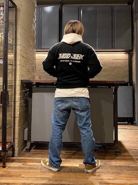 「70'sコーデ」｜「アイテム（ブルゾン）」を使った、吉川修平さん（メンズ・175cm）の冬コーディネート