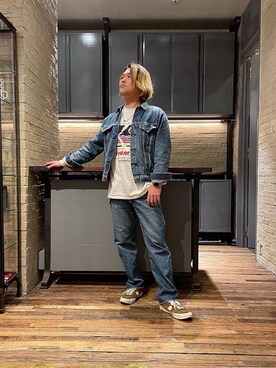 「70'sコーデ」｜「アイテム（デニムジャケット）」を使った、吉川修平さん（メンズ・175cm）の冬コーディネート