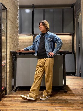「70'sコーデ」｜「アイテム（デニムジャケット）」を使った、吉川修平さん（メンズ・175cm）の冬コーディネート