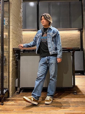 「70'sコーデ」｜「アイテム（デニムジャケット）」を使った、吉川修平さん（メンズ・175cm）の春コーディネート