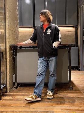 「70'sコーデ」｜「アイテム（ジャージ）」を使った、吉川修平さん（メンズ・175cm）の春コーディネート