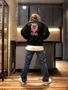 「70'sコーデ」｜「アイテム（スタジャン）」を使った、吉川修平さん（メンズ・175cm）の春コーディネート