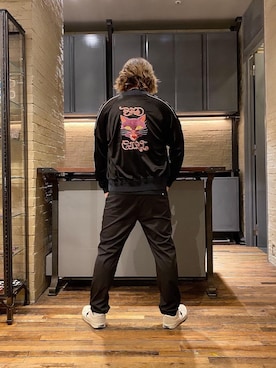 「70'sコーデ」｜「アイテム（スタジャン）」を使った、吉川修平さん（メンズ・175cm）の春コーディネート