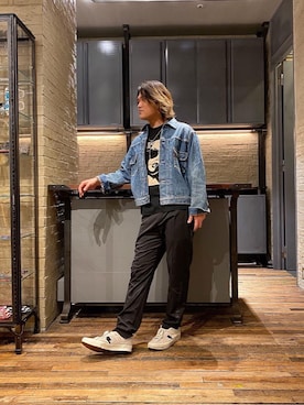 「70'sコーデ」｜「アイテム（デニムジャケット）」を使った、吉川修平さん（メンズ・175cm）の春コーディネート